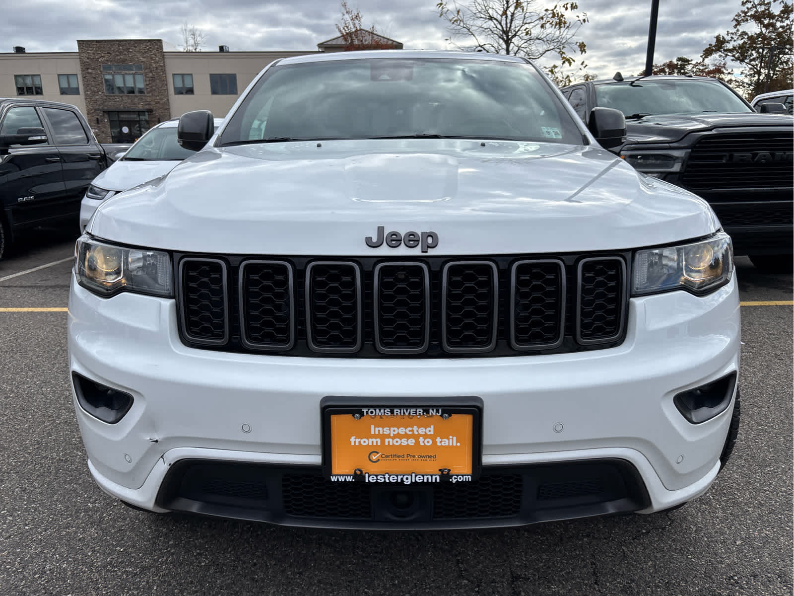 2021 Jeep Grand Cherokee Anniversary Edition photo 3