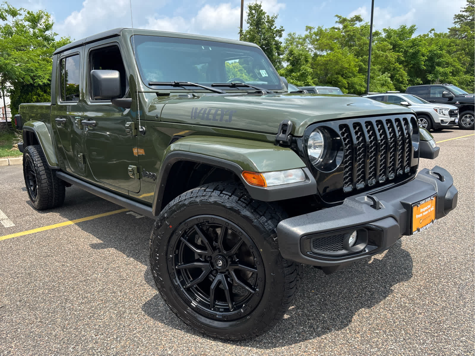 2023 Jeep Gladiator Willys photo 2