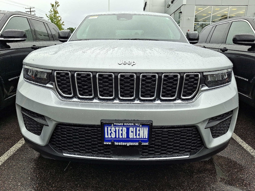 New 2025 Jeep Grand Cherokee LAREDO X 4X4 Sport Utility