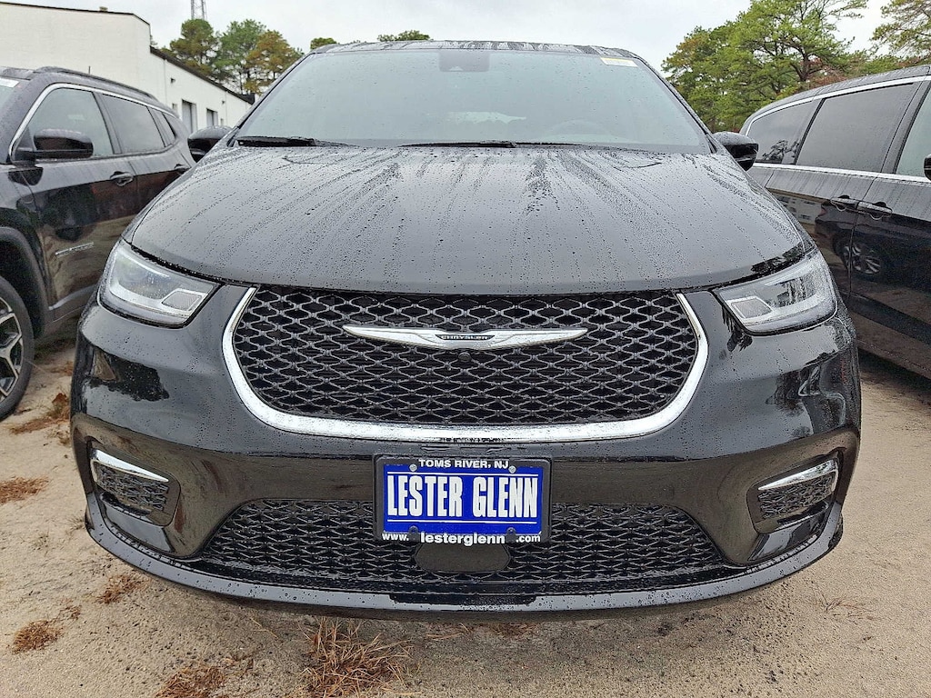 New 2026 Chrysler Pacifica Limited Passenger Van