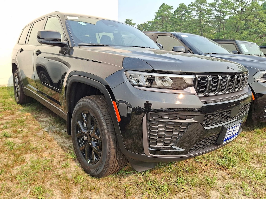 New 2026 Jeep Grand Cherokee L Laredo Altitude Sport Utility