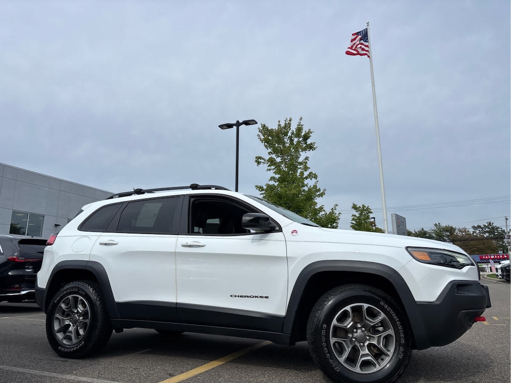 Used 2022 Jeep Cherokee Trailhawk SUV