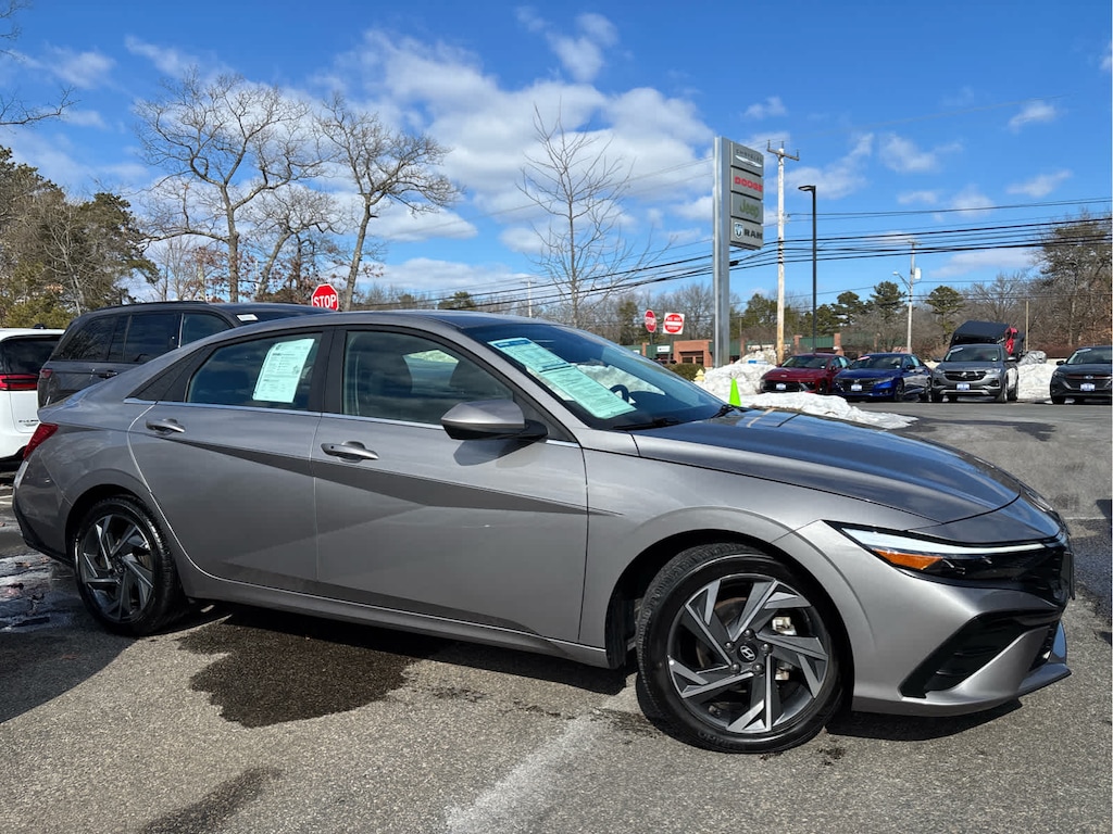 Used 2024 Hyundai Elantra SEL Sedan