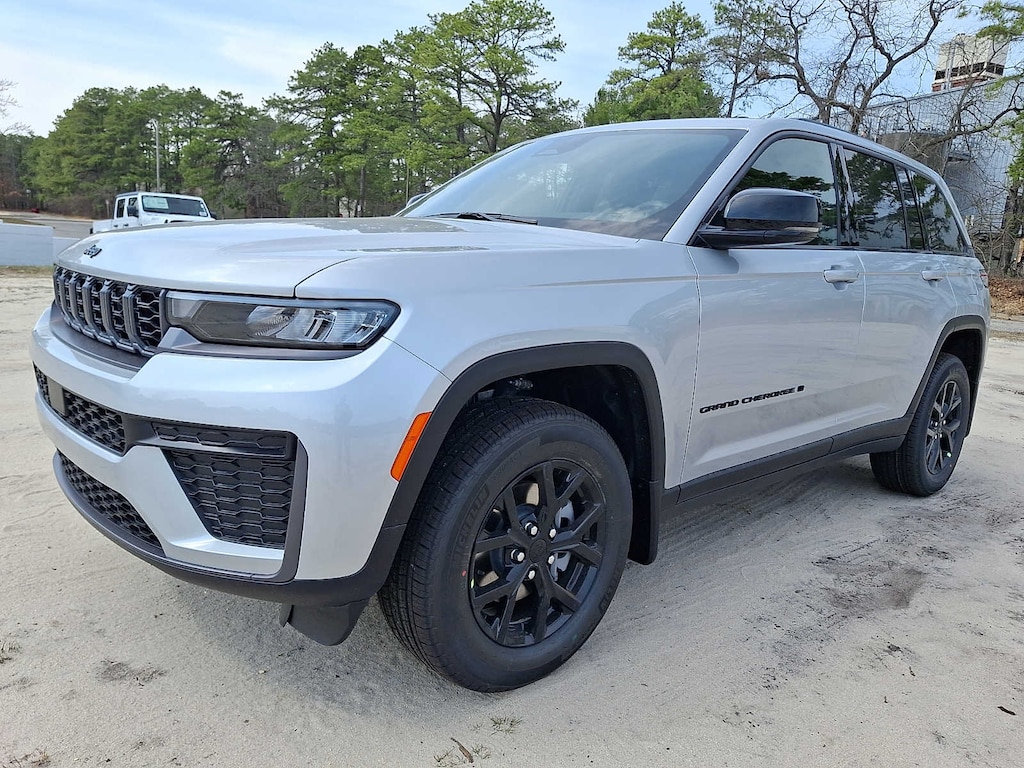 New 2026 Jeep Grand Cherokee Laredo Altitude Sport Utility