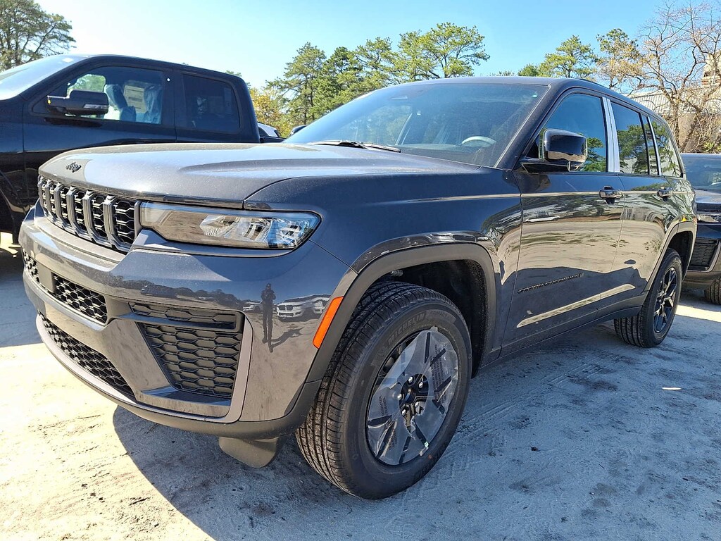 New 2026 Jeep Grand Cherokee Laredo Altitude Sport Utility