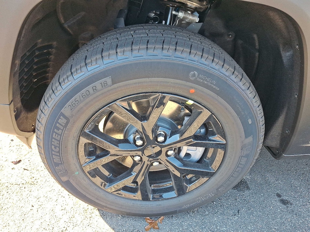 New 2025 Jeep Grand Cherokee L Altitude X Sport Utility