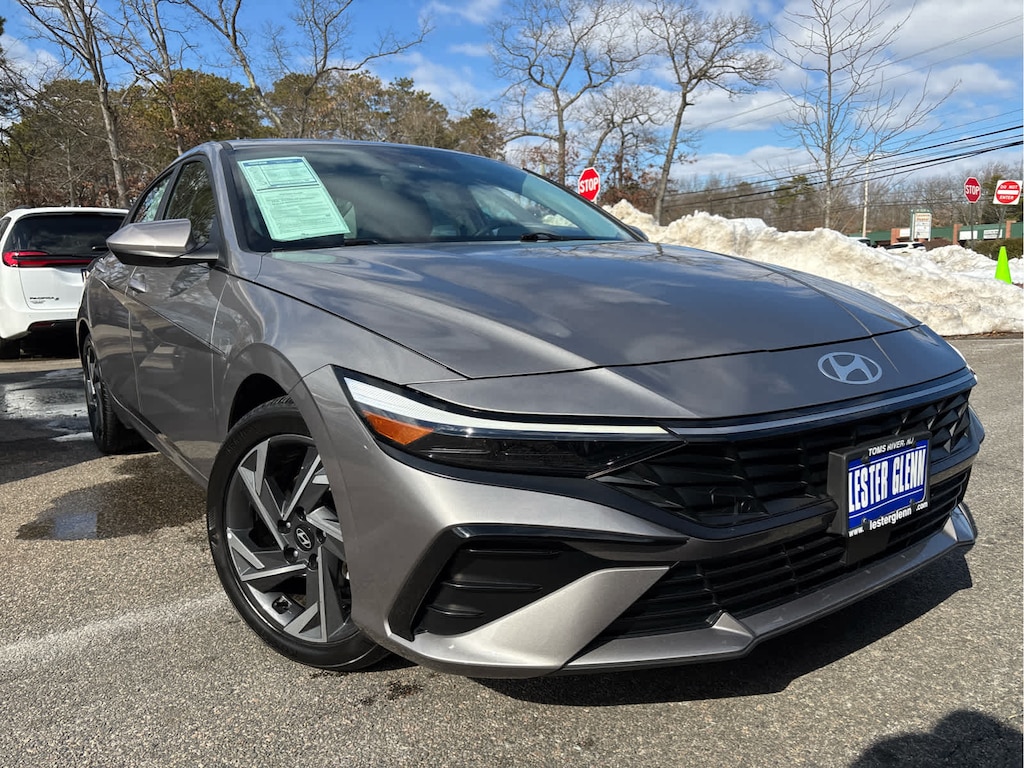 Used 2024 Hyundai Elantra SEL Sedan