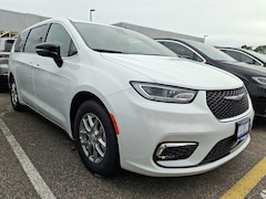 2026 Chrysler Pacifica Select Passenger Van