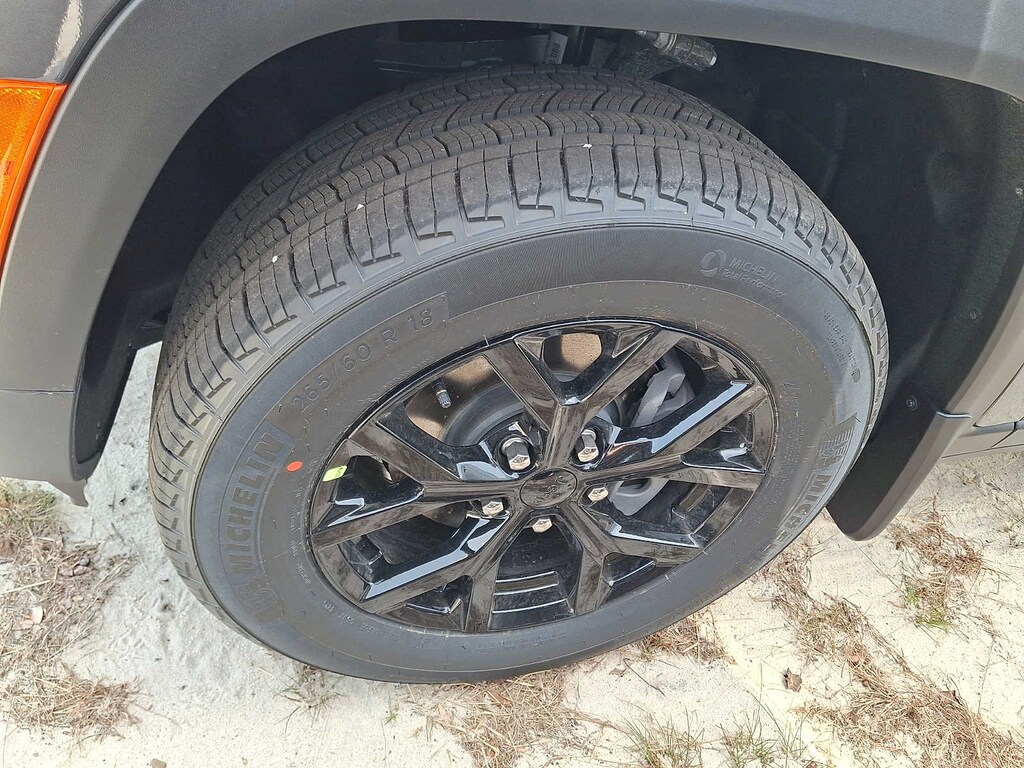 New 2026 Jeep Grand Cherokee Laredo Altitude Sport Utility