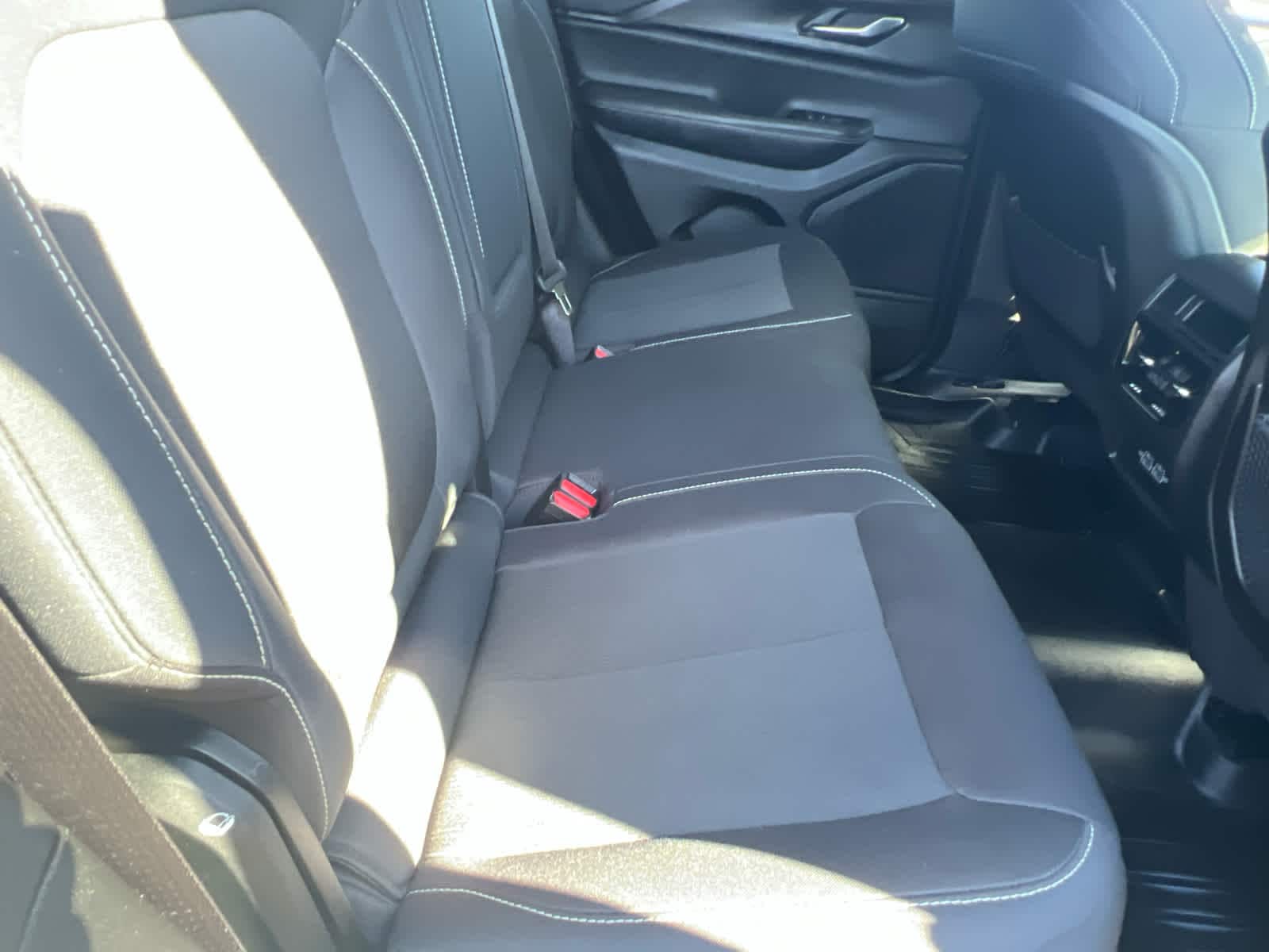 2023 Jeep Grand Cherokee Laredo - Photo 28