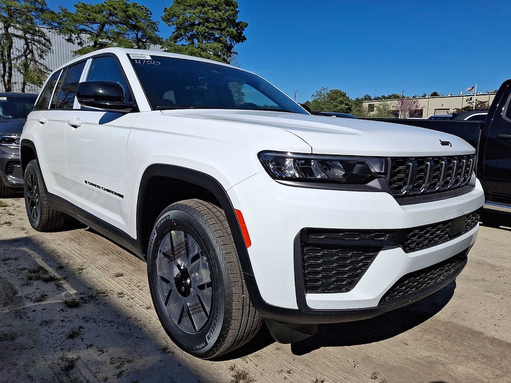 New 2026 Jeep Grand Cherokee Laredo Altitude Sport Utility