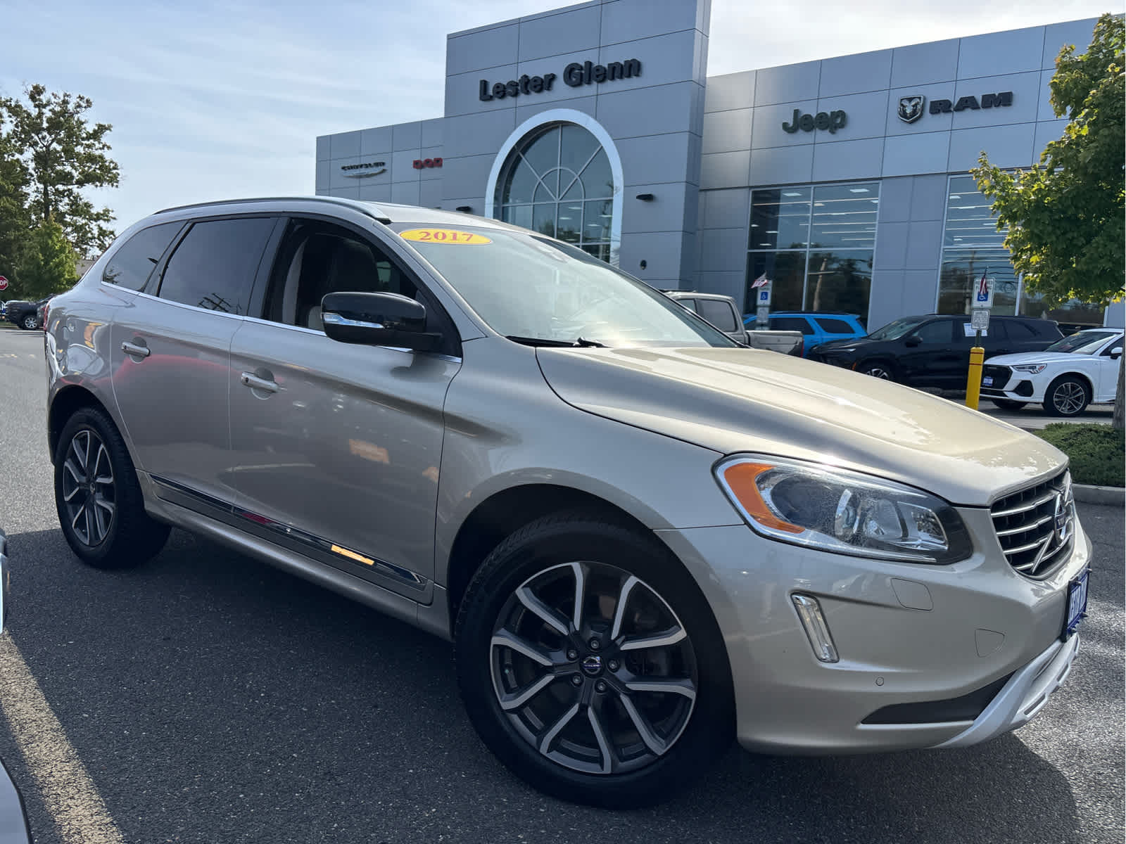 Used 2017 Volvo XC60 Dynamic SUV