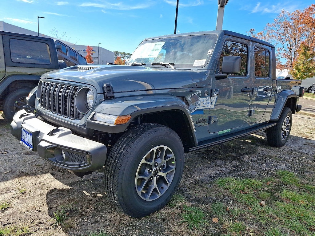 New 2026 Jeep Gladiator Sport S Pickup