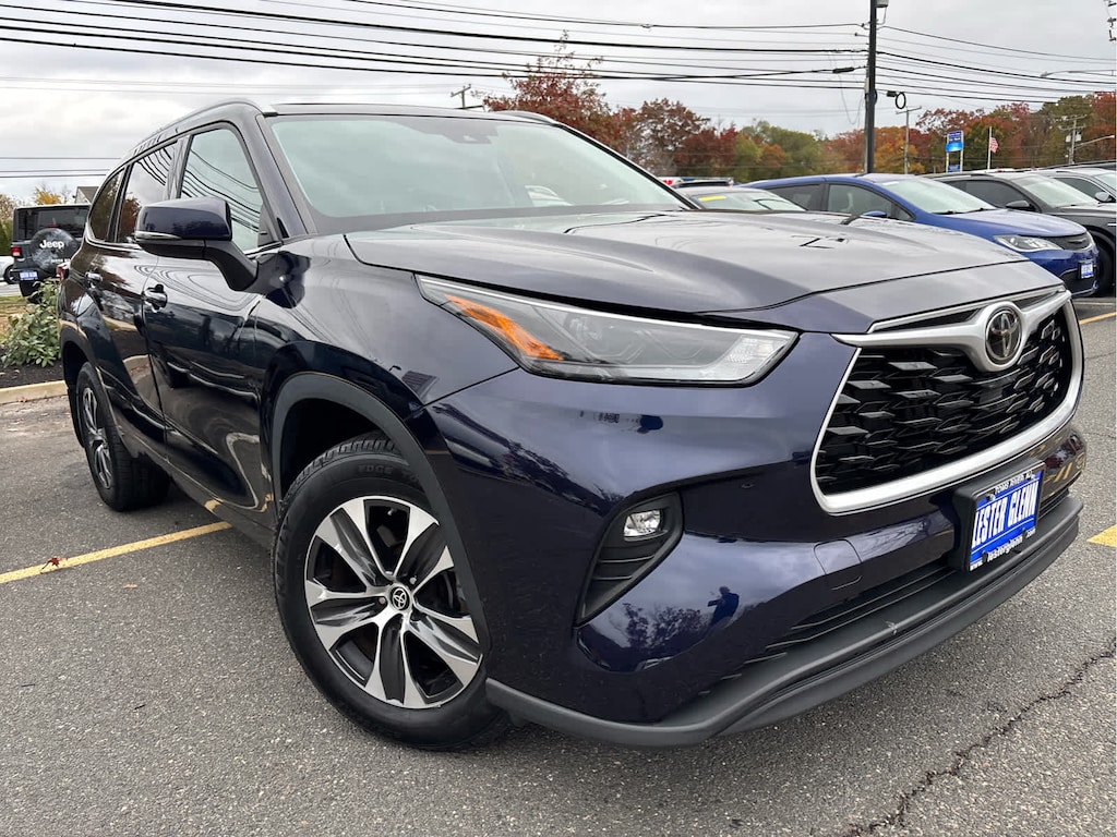 Used 2022 Toyota Highlander XLE SUV