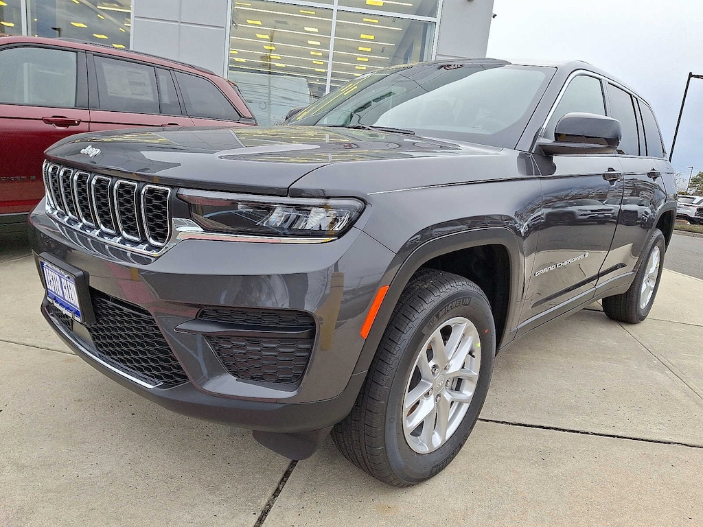 New 2025 Jeep Grand Cherokee Laredo Sport Utility