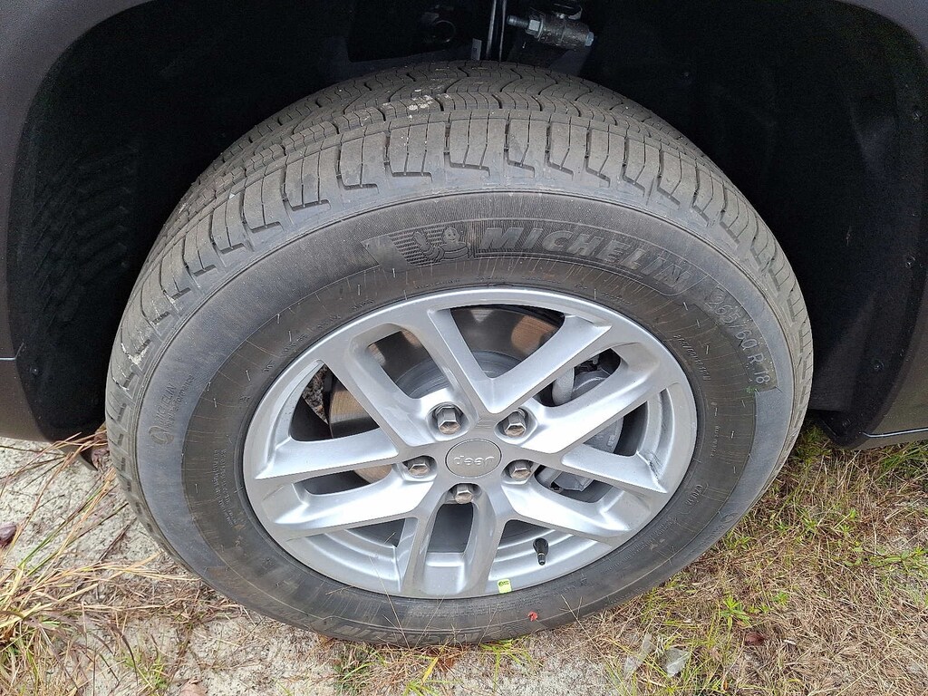 New 2025 Jeep Grand Cherokee Laredo X Sport Utility