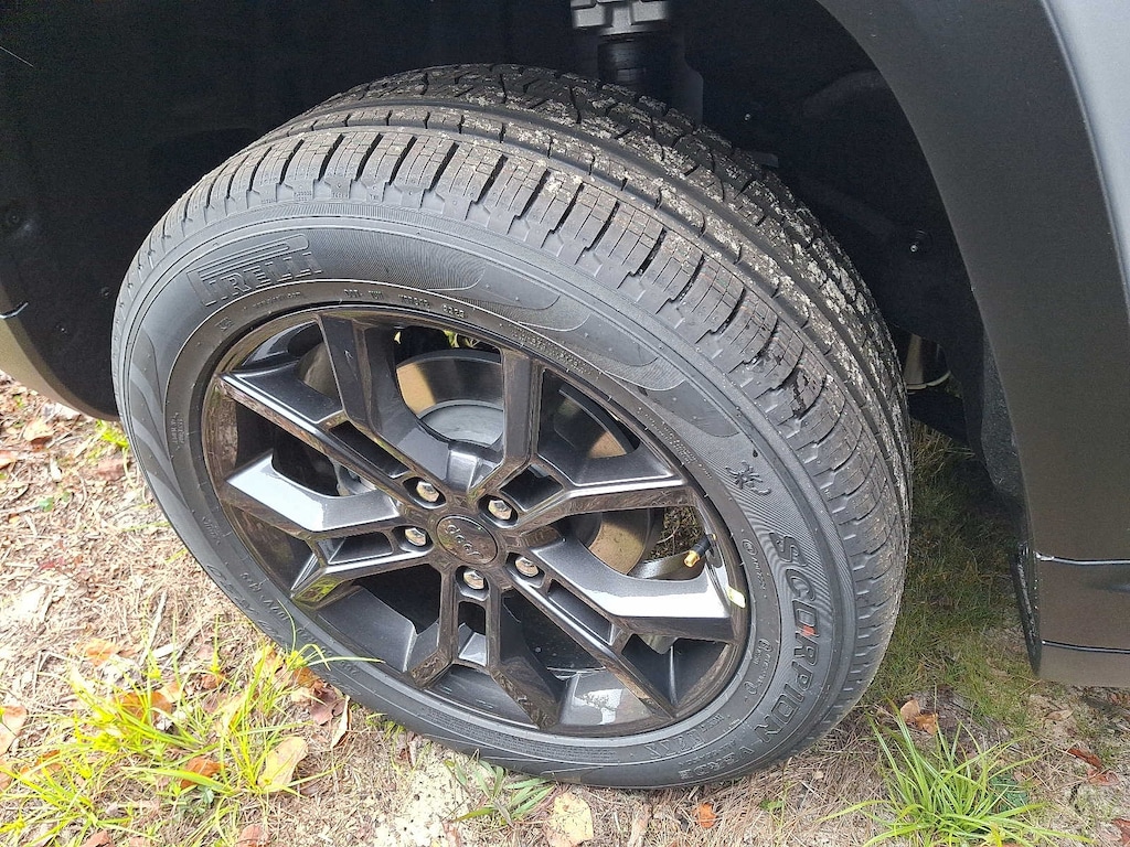 New 2025 Jeep Grand Cherokee Limited Sport Utility