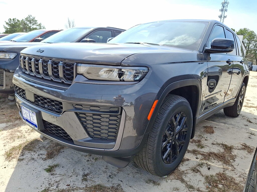 New 2026 Jeep Grand Cherokee Laredo Altitude Sport Utility