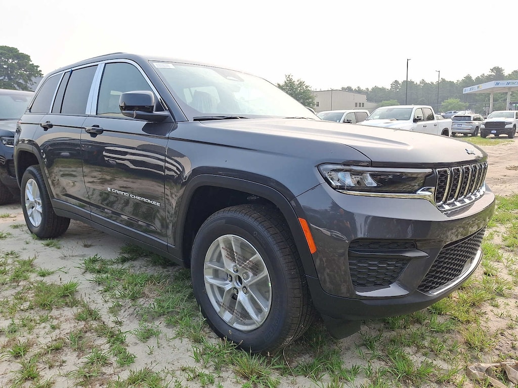 New 2026 Jeep Grand Cherokee Laredo X Sport Utility