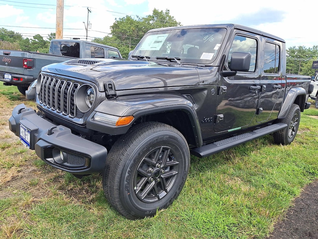 New 2026 Jeep Gladiator Sport S Pickup