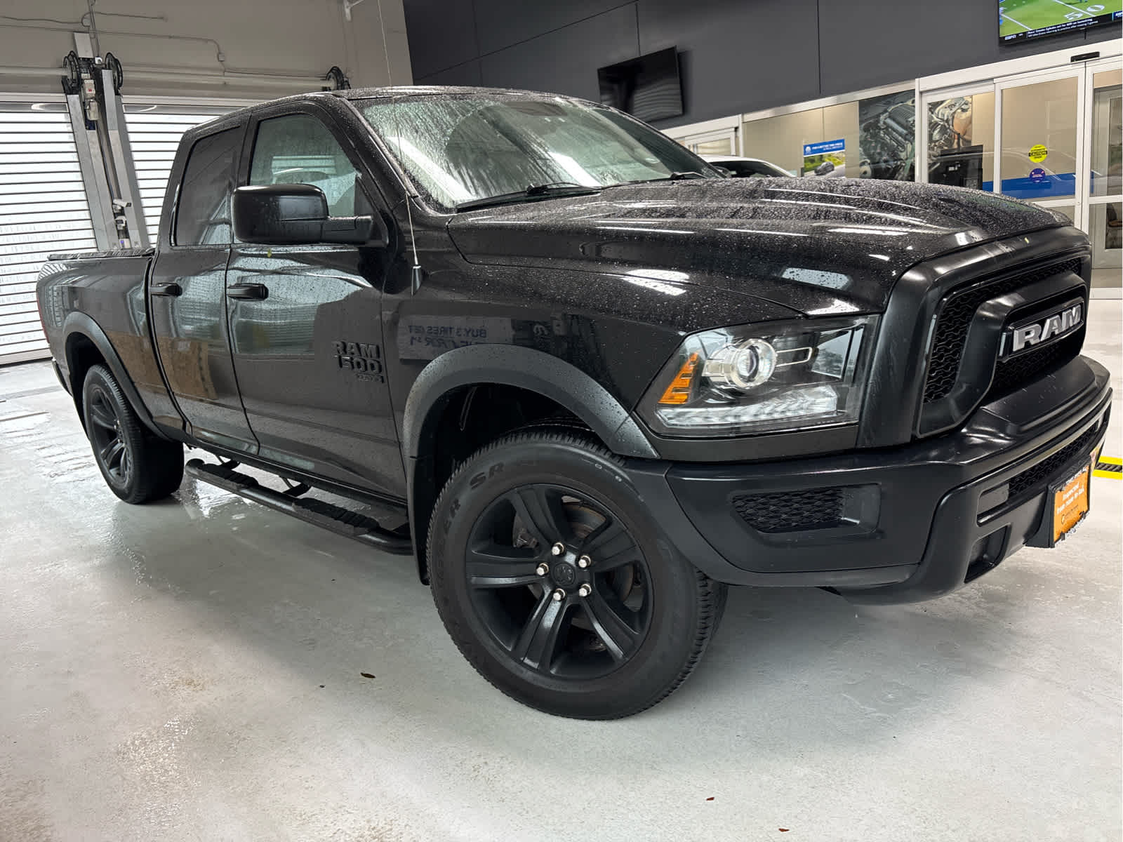 2022 Ram 1500 Classic Warlock photo 3