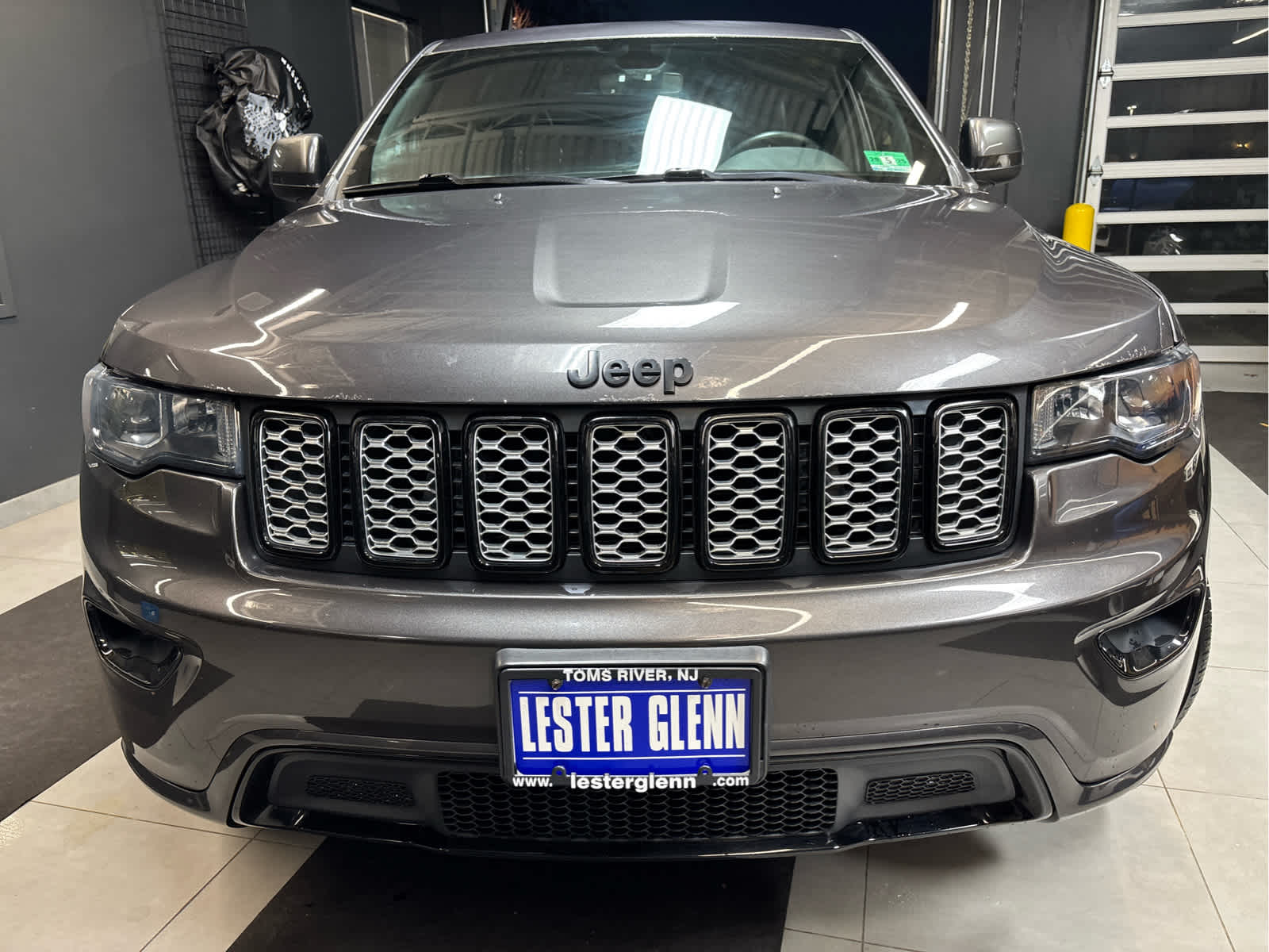 2018 Jeep Grand Cherokee Altitude photo 2