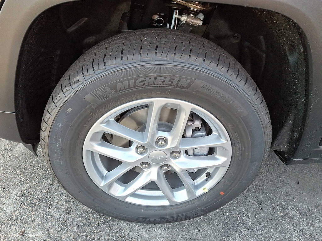 New 2025 Jeep Grand Cherokee Laredo X Sport Utility