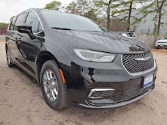 2026 Chrysler Pacifica Select Passenger Van
