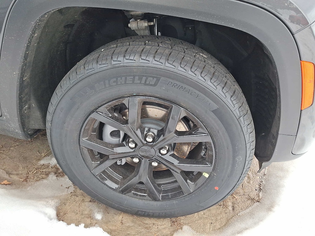 New 2026 Jeep Grand Cherokee Laredo Altitude Sport Utility