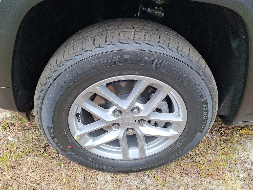 New 2025 Jeep Grand Cherokee Laredo X Sport Utility