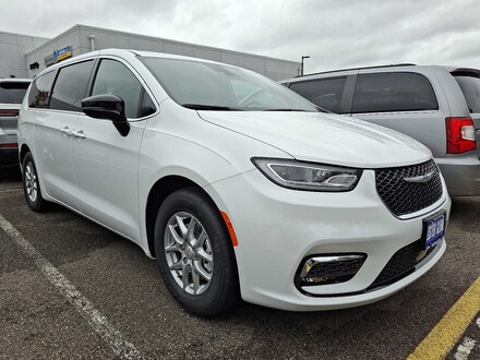 2026 Chrysler Pacifica Select Passenger Van