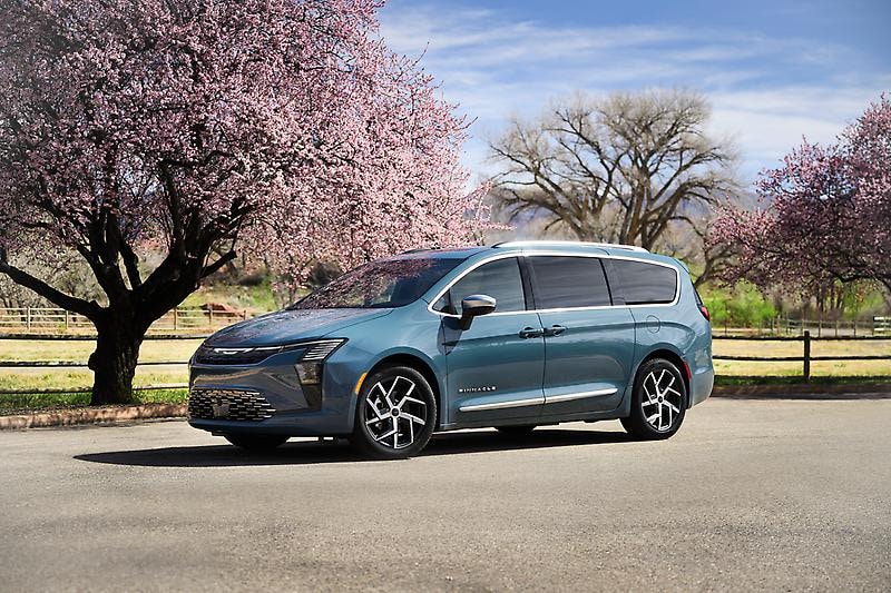 New Chrysler Pacifica minivans for sale