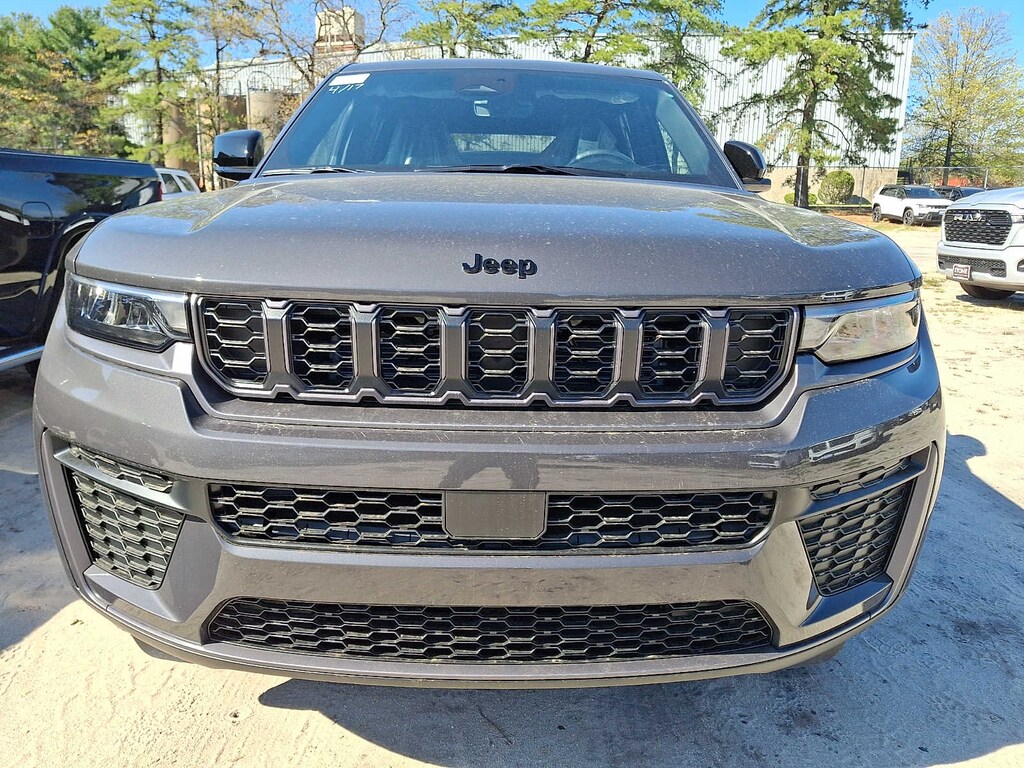 New 2026 Jeep Grand Cherokee Laredo Altitude Sport Utility