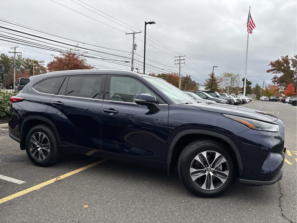 Used 2022 Toyota Highlander XLE SUV