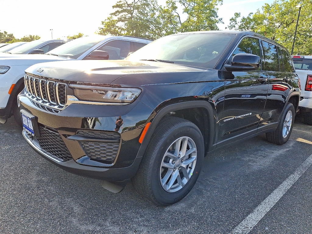 New 2025 Jeep Grand Cherokee Laredo X Sport Utility