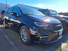 2026 Chrysler Pacifica Limited Passenger Van