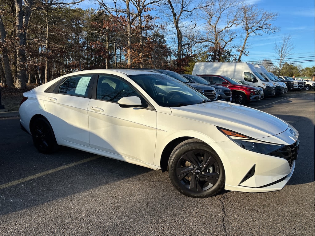 Used 2022 Hyundai Elantra SEL Sedan