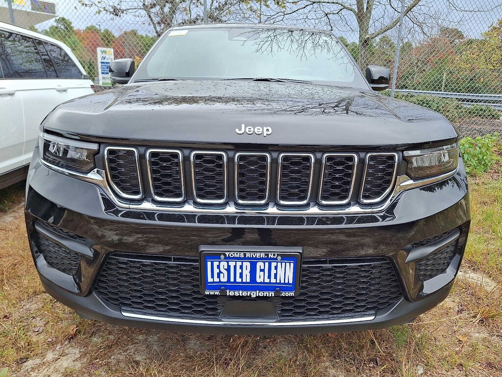 New 2025 Jeep Grand Cherokee Laredo X Sport Utility