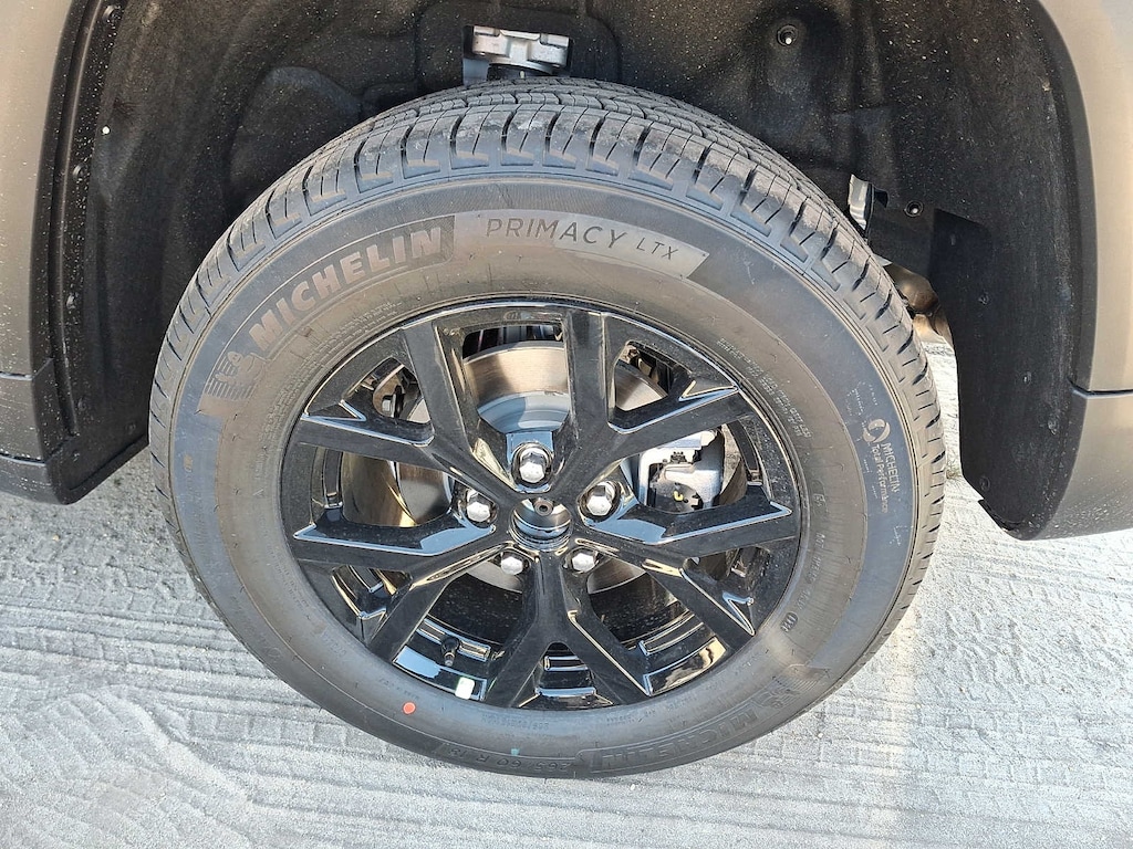 New 2026 Jeep Grand Cherokee Laredo Altitude Sport Utility