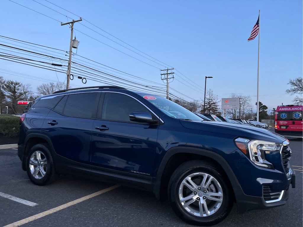 Used 2022 GMC Terrain SLE SUV