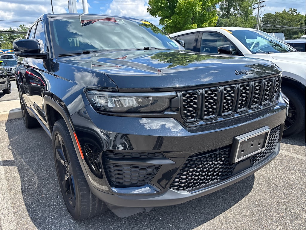 Used 2023 Jeep Grand Cherokee Altitude X SUV