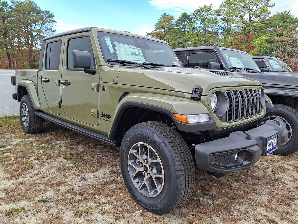 New 2026 Jeep Gladiator Sport S Pickup