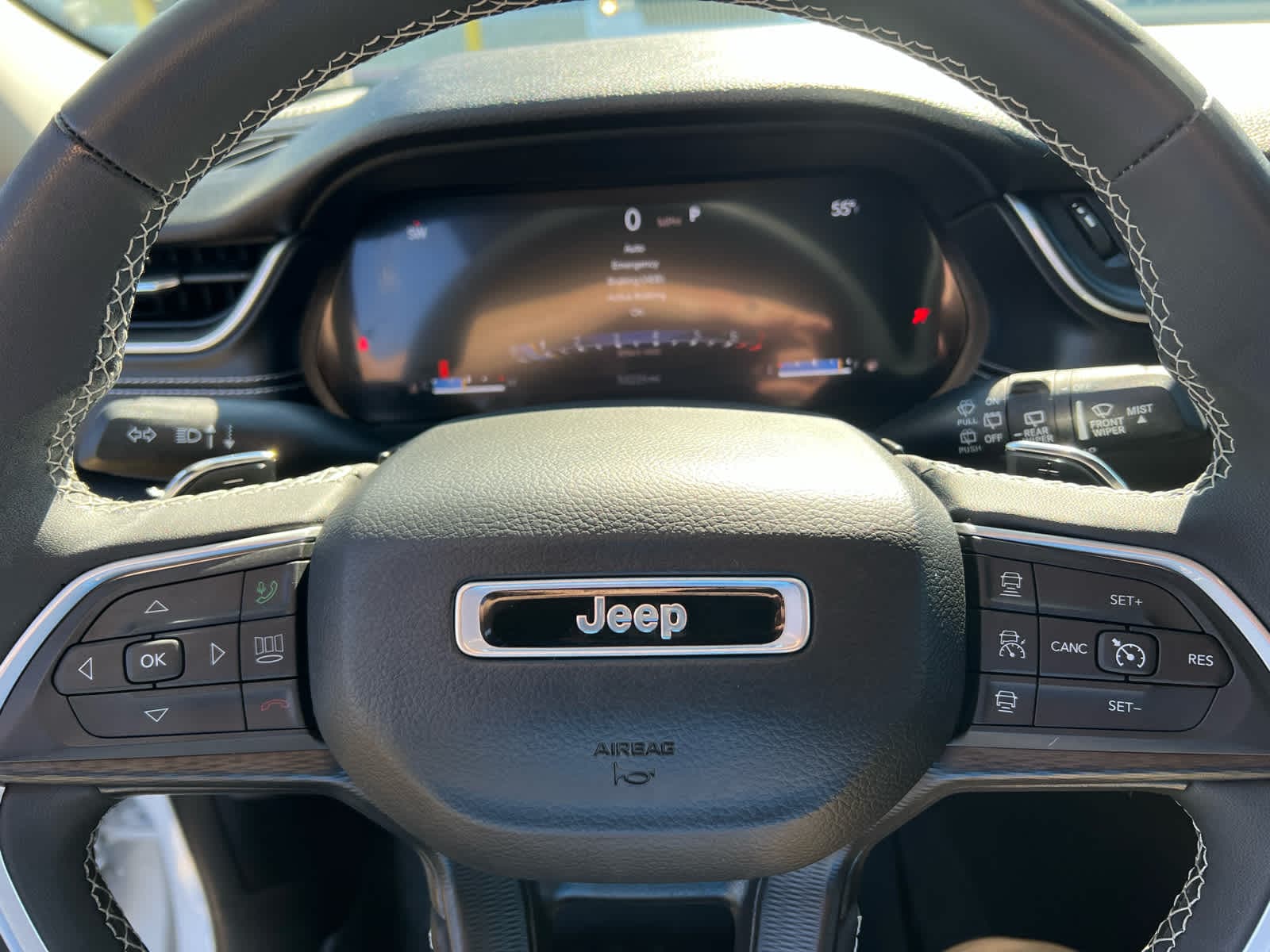 2023 Jeep Grand Cherokee Laredo - Photo 11