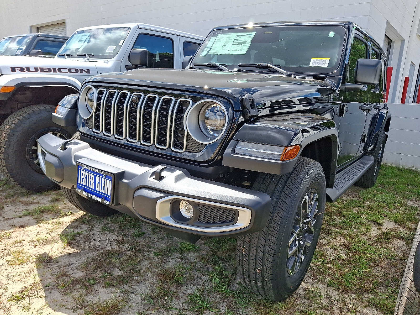 2025 Jeep Wrangler Sahara photo 3