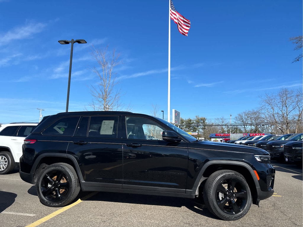 Certified 2023 Jeep Grand Cherokee Altitude SUV