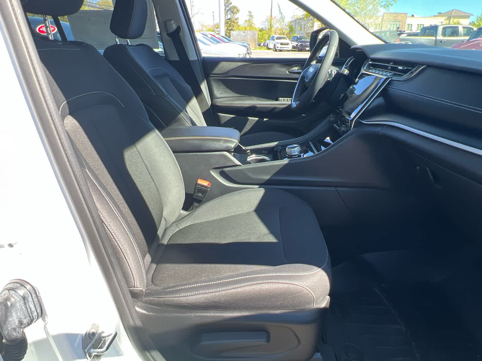 2023 Jeep Grand Cherokee Laredo - Photo 26