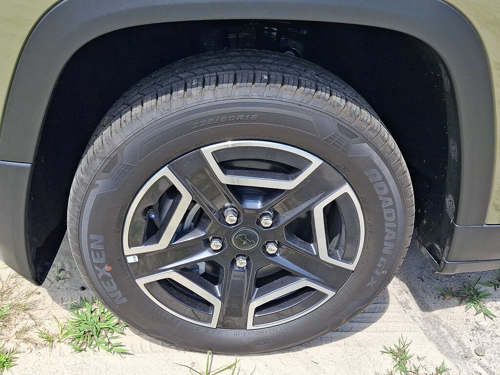 New 2026 Jeep Cherokee Laredo Sport Utility