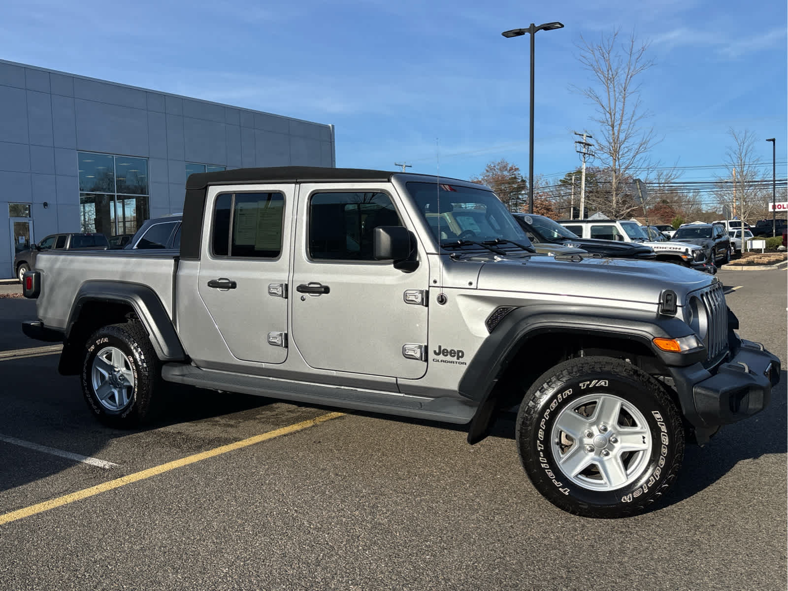 2020 Jeep Gladiator Sport S photo 3