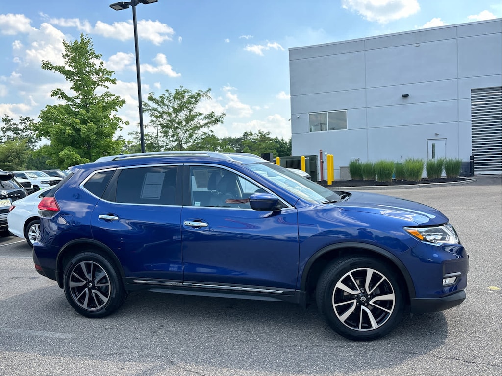 Used 2017 Nissan Rogue SL SUV
