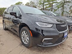 2026 Chrysler Pacifica Select Passenger Van